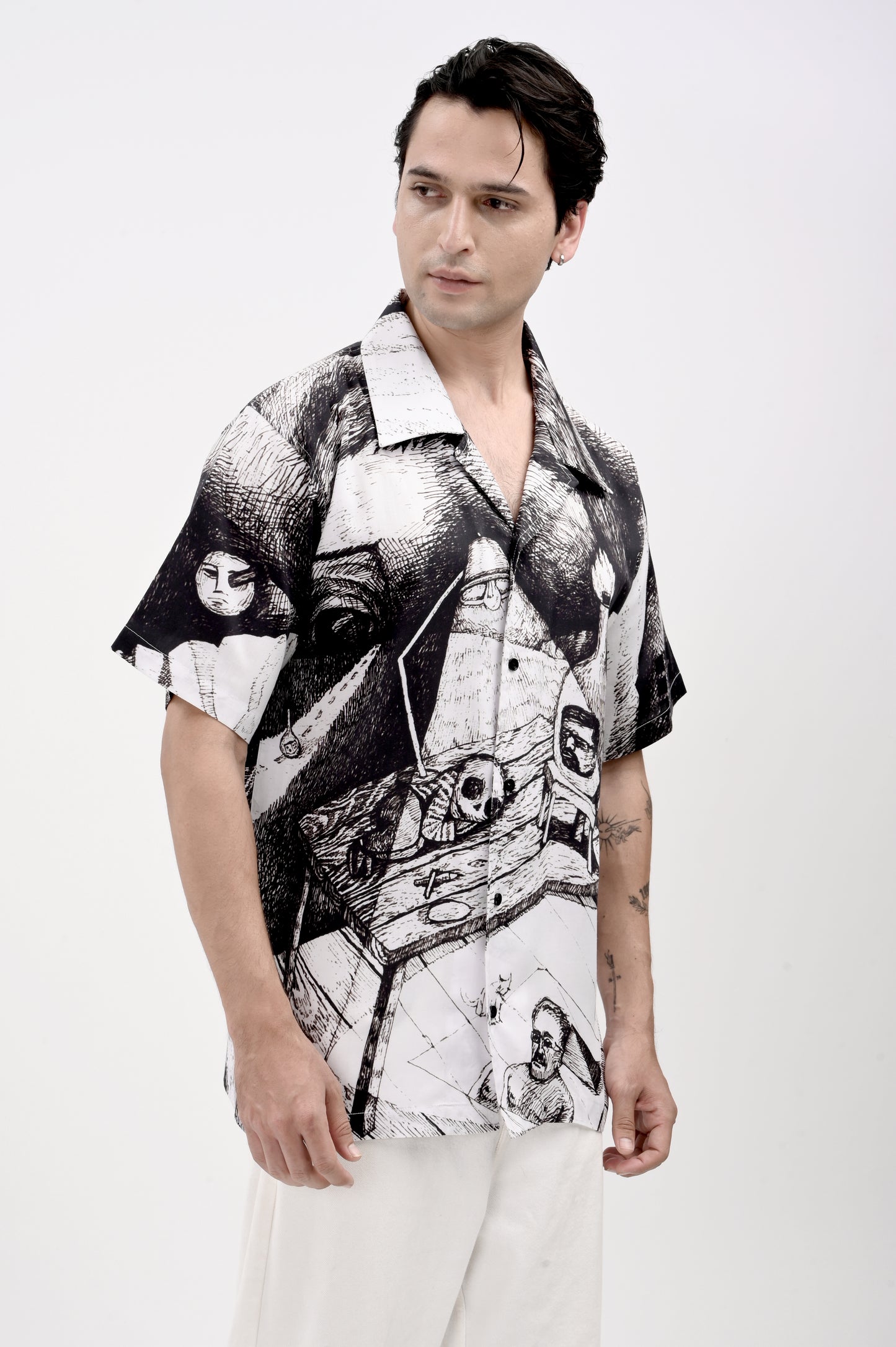 H O D | OVER-SIZED UNISEX SHIRT
