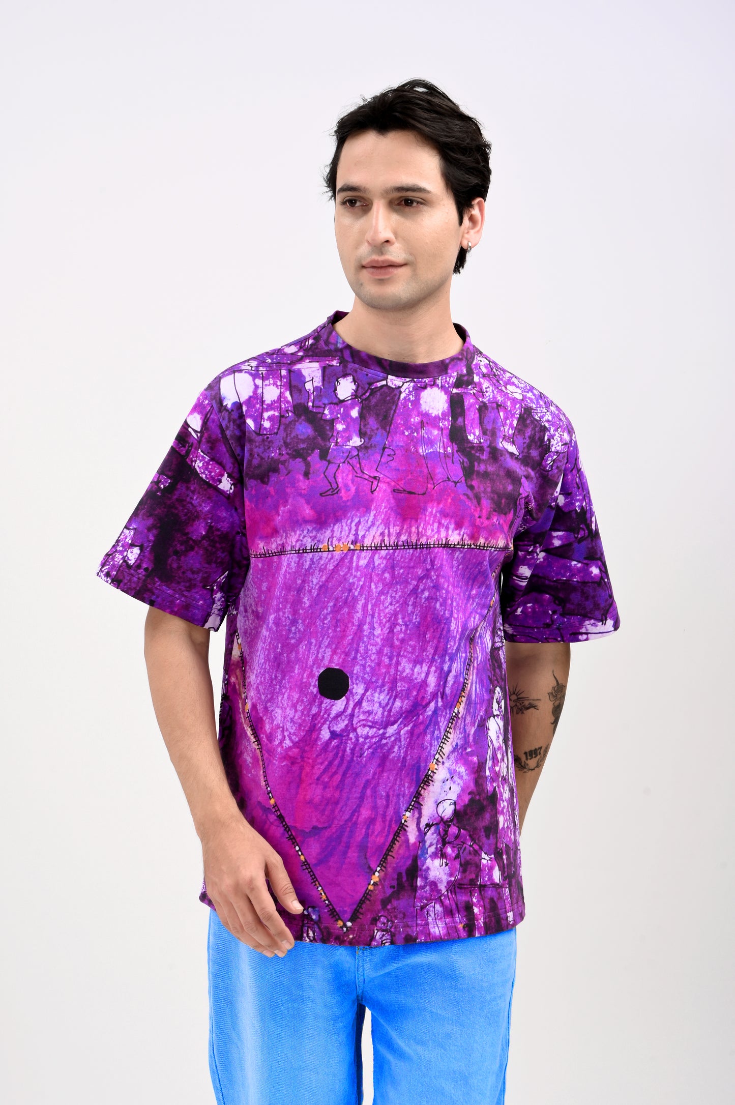 FEMININE | OVER-SIZED UNISEX T-SHIRT