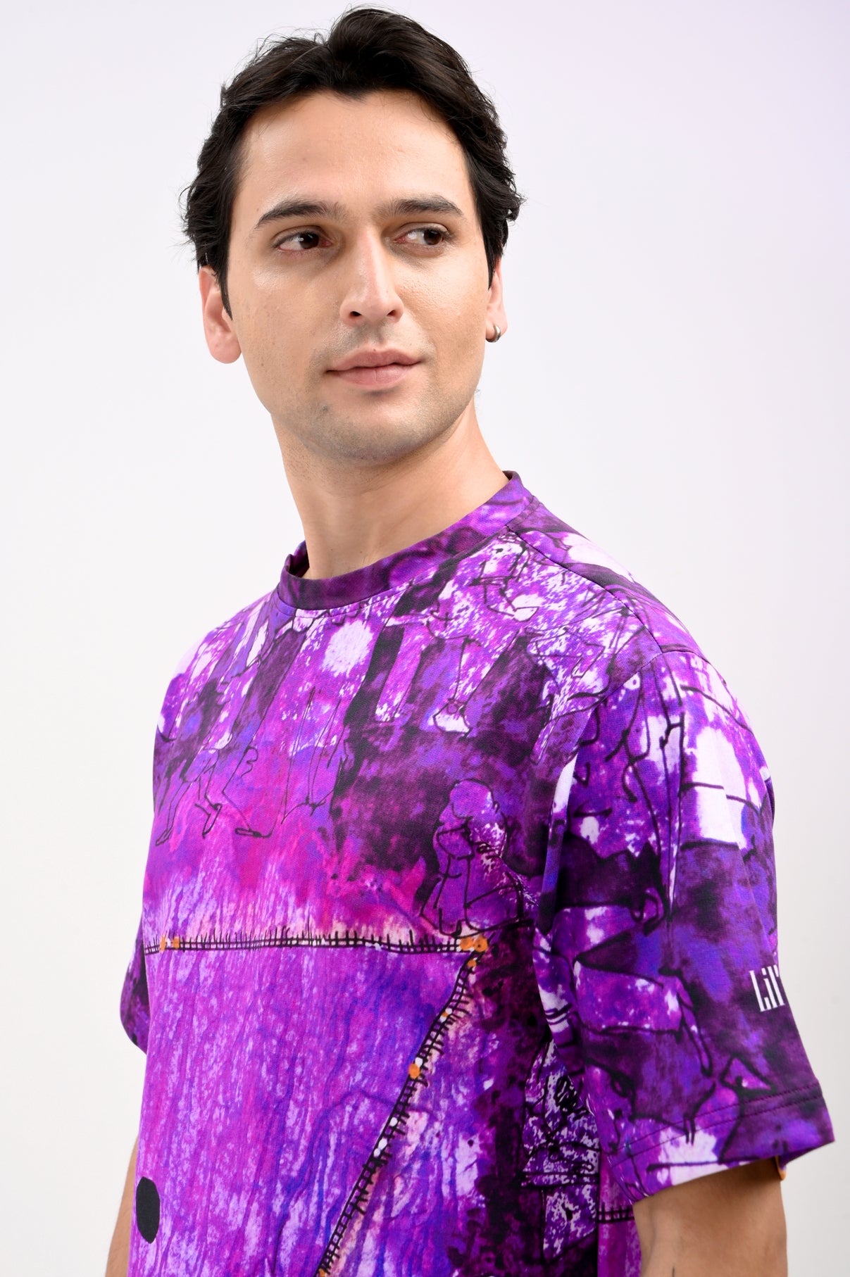 FEMININE | OVER-SIZED UNISEX T-SHIRT