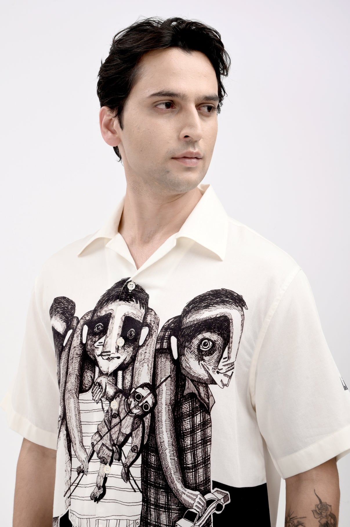 FRIENDS | OVER-SIZED UNISEX SHIRT