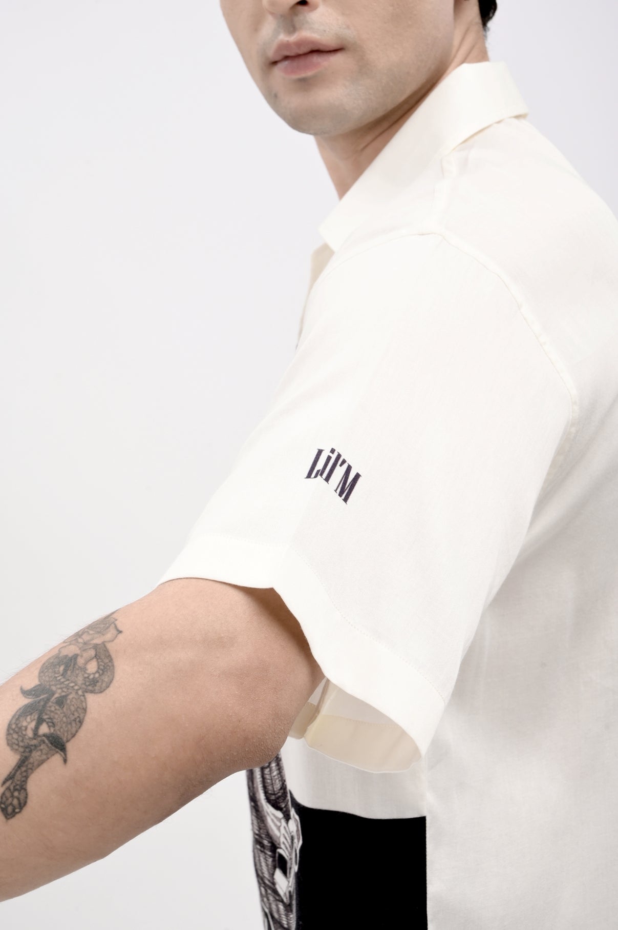 FRIENDS | OVER-SIZED UNISEX SHIRT