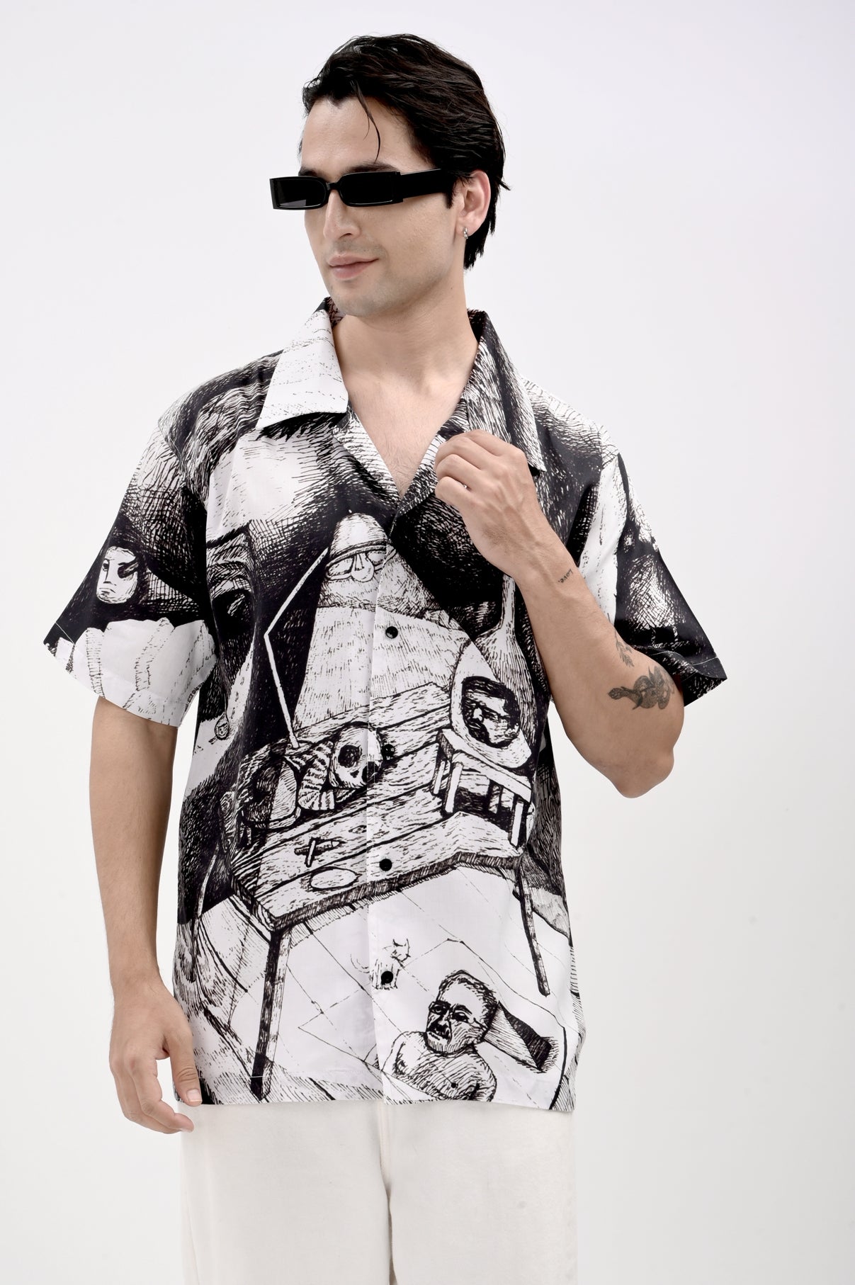 H O D | OVER-SIZED UNISEX SHIRT