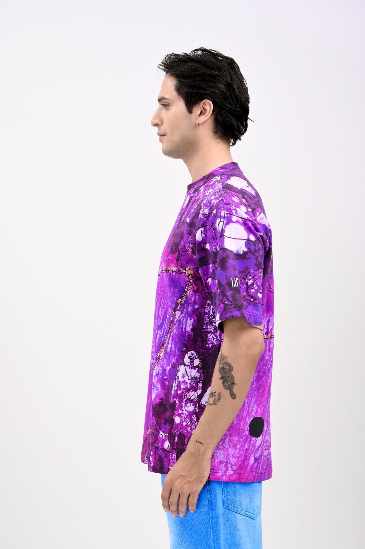 FEMININE | OVER-SIZED UNISEX T-SHIRT